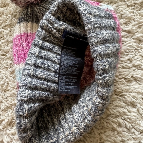 Tommy Hilfiger Woven Knit Multicolor Pom Pom Beanie - Picture 7 of 7